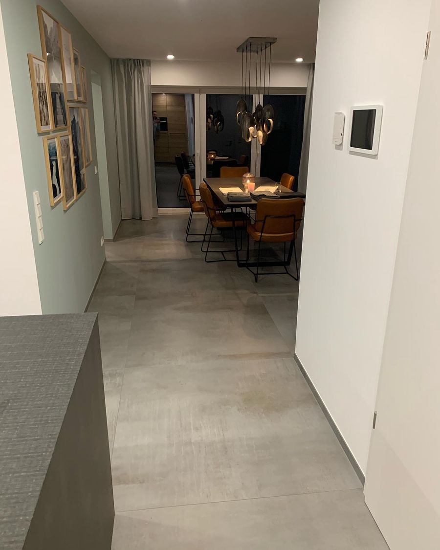 Neubau mit allen Gewerken – Wohnen, Essen, Küche